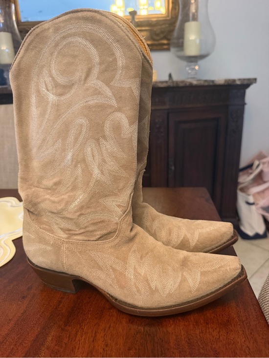 Kemo Sabe Shoes - KEmo Sabe Women's Tan Suede Cowboy Boots with Decorative Stitching
